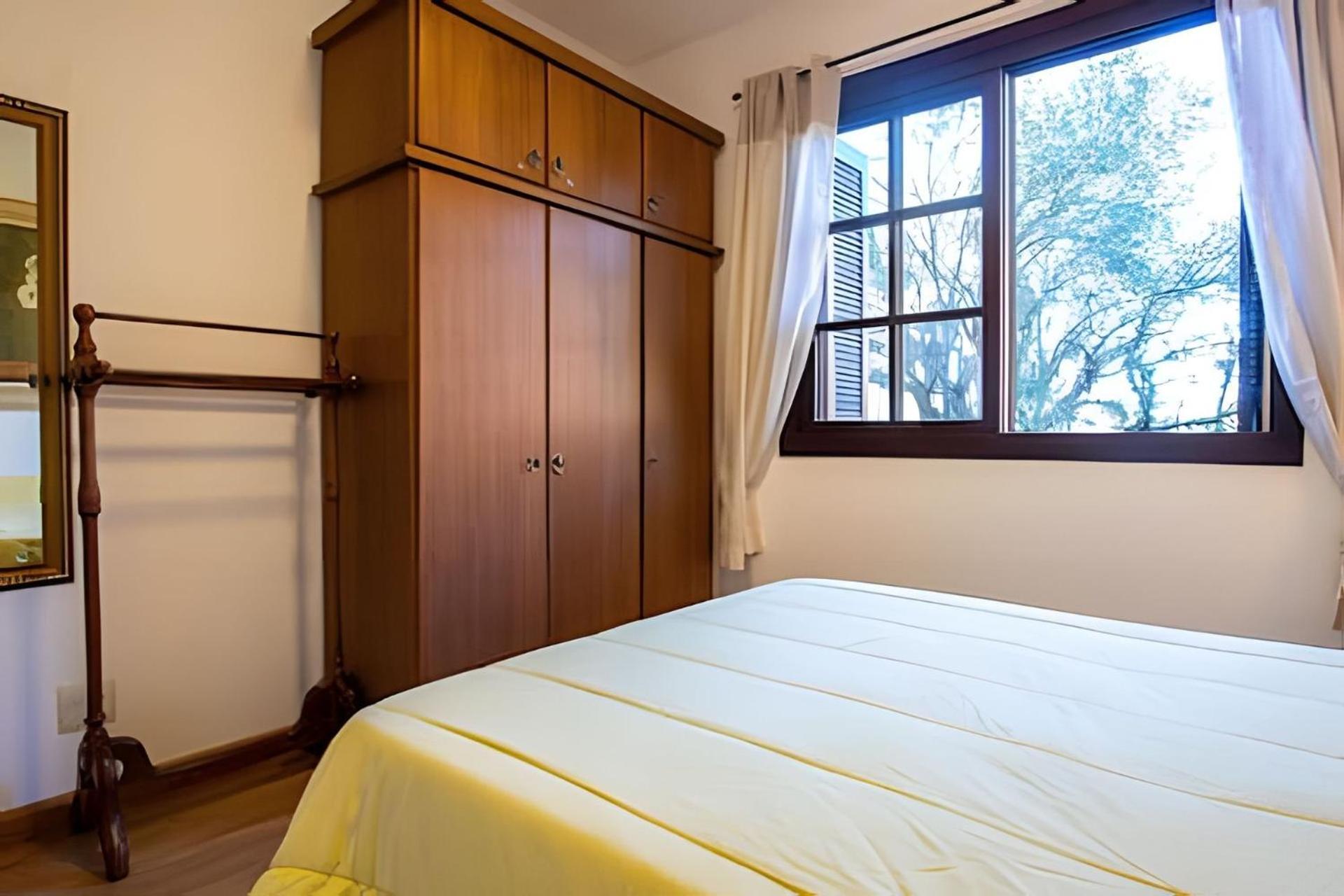 Rosa Edificio Knorrville Apartment